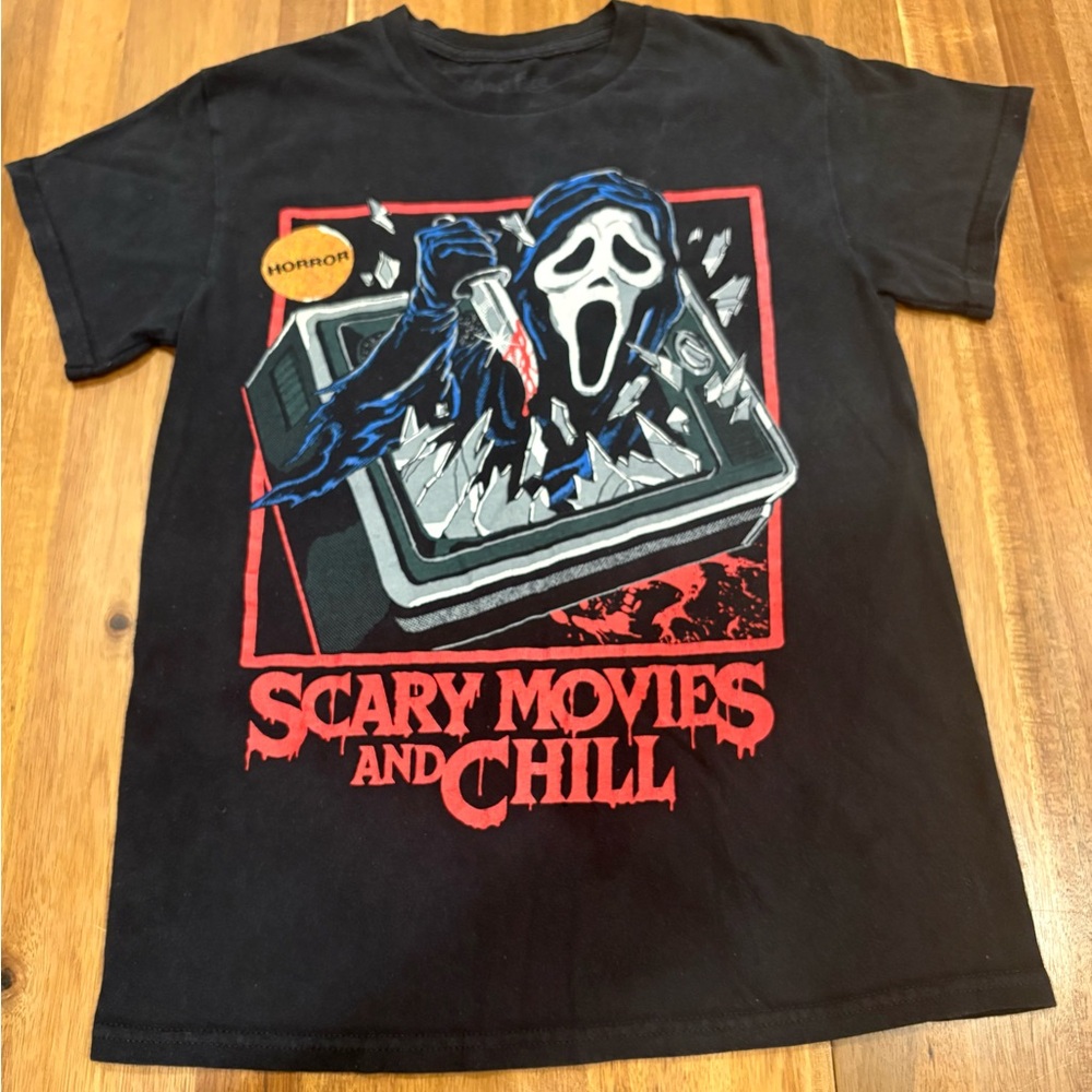 Ghostface Scary Movies and Chill Horror Graphic T-Shirt Size Small
